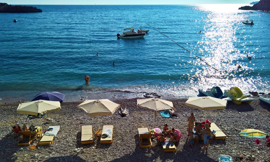 Apartments Zezelj Sveti Stefan Eksteriør bilde